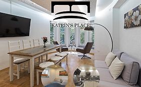 Katrin's Place - Wöllstadt Suiten mit Terrasse oder Balkonen